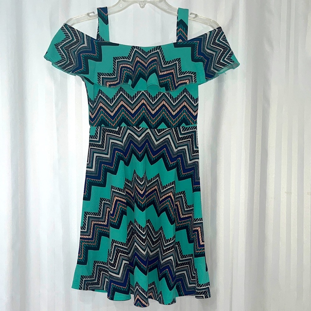 Chevron Pattern Off-Shoulder Girls Dress in Teal/Turquoise by Emerald Gumdrops